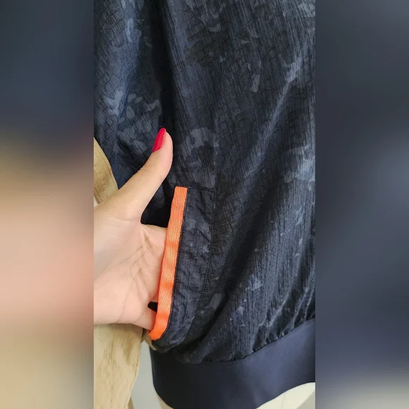 NIKE LOOSE FIT Women Jacket Size M Blue Long Sleeve Zip Pockets Nylon - Picture 7 of 15